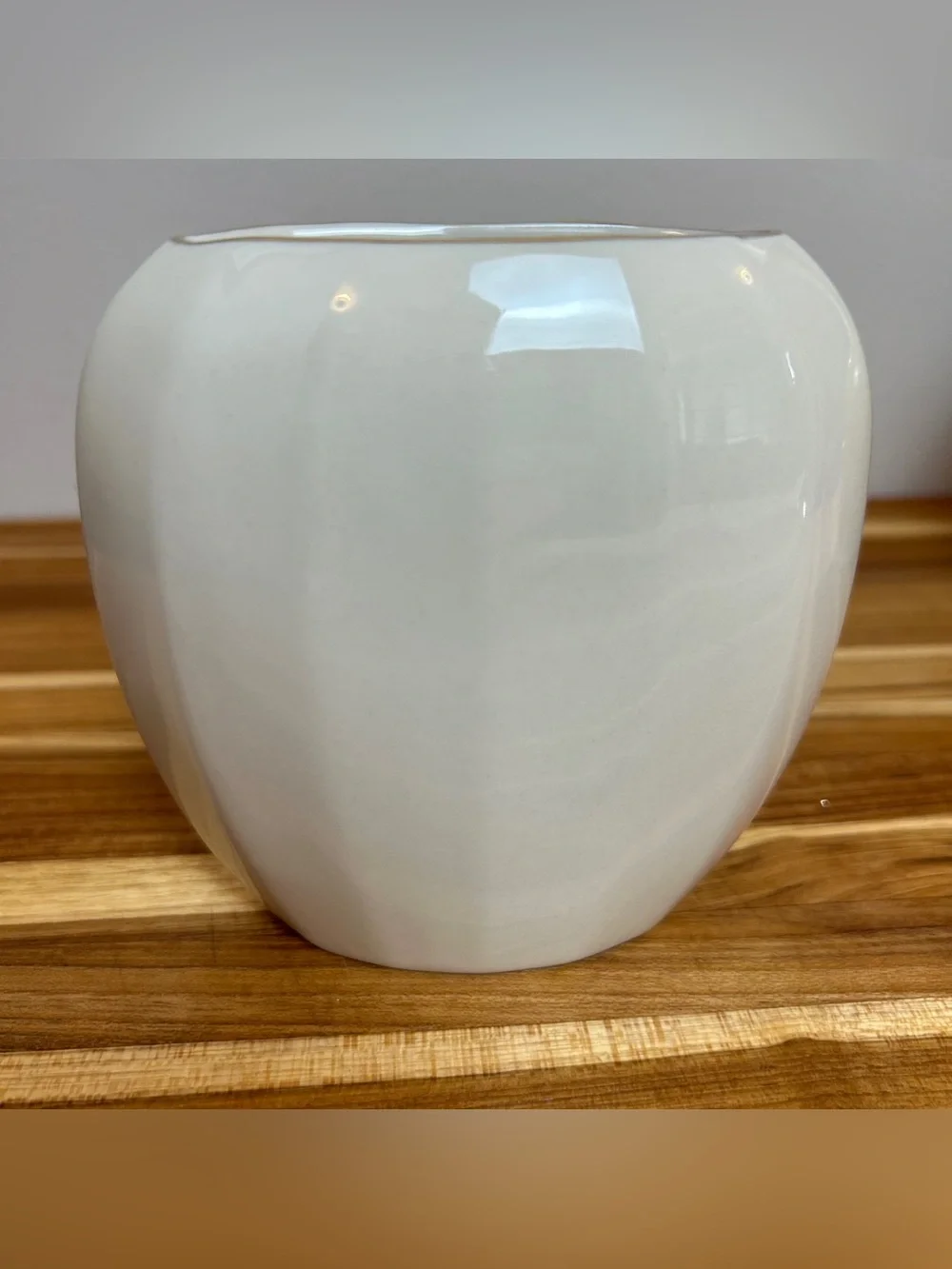 Vintage Otagiri Japan "Cyclamen Collection" Porcelain Vase - Picture 3 of 7